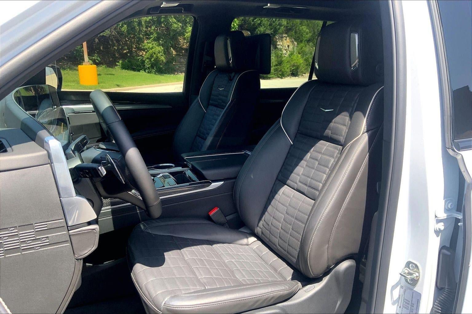 Certified 2026 Cadillac Escalade ESV V AWD/4WD image 23