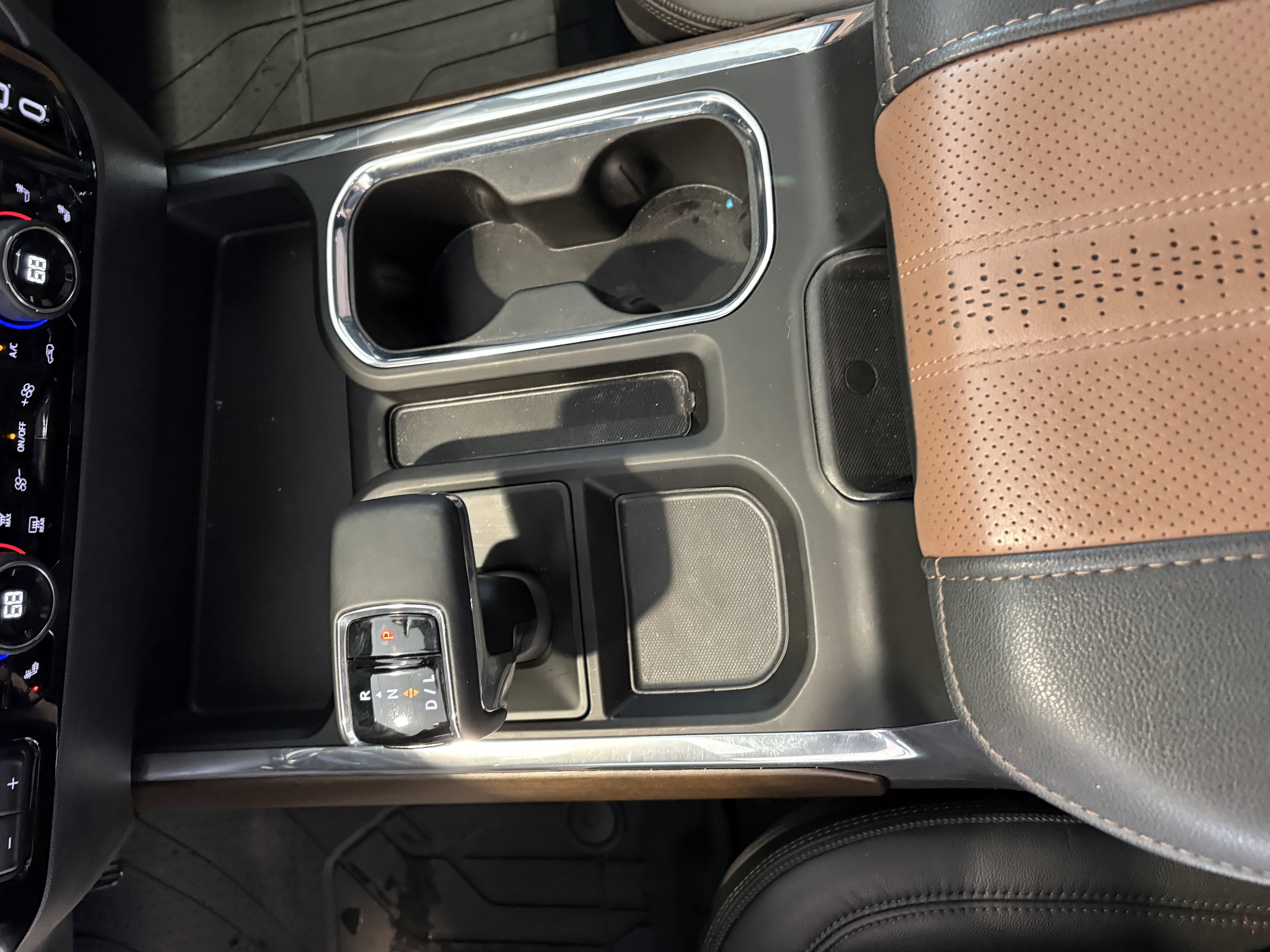 Used 2025 Chevrolet Silverado 1500 High Country image 12