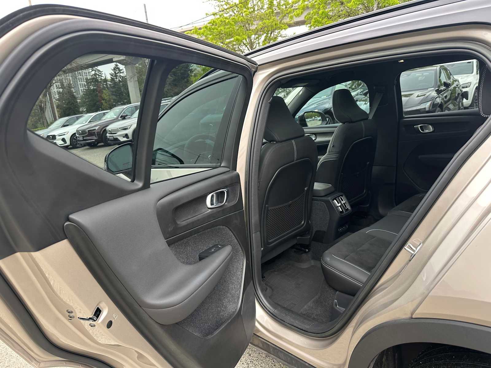 Certified 2023 Volvo XC40 Recharge Ultimate AWD/4WD image 16