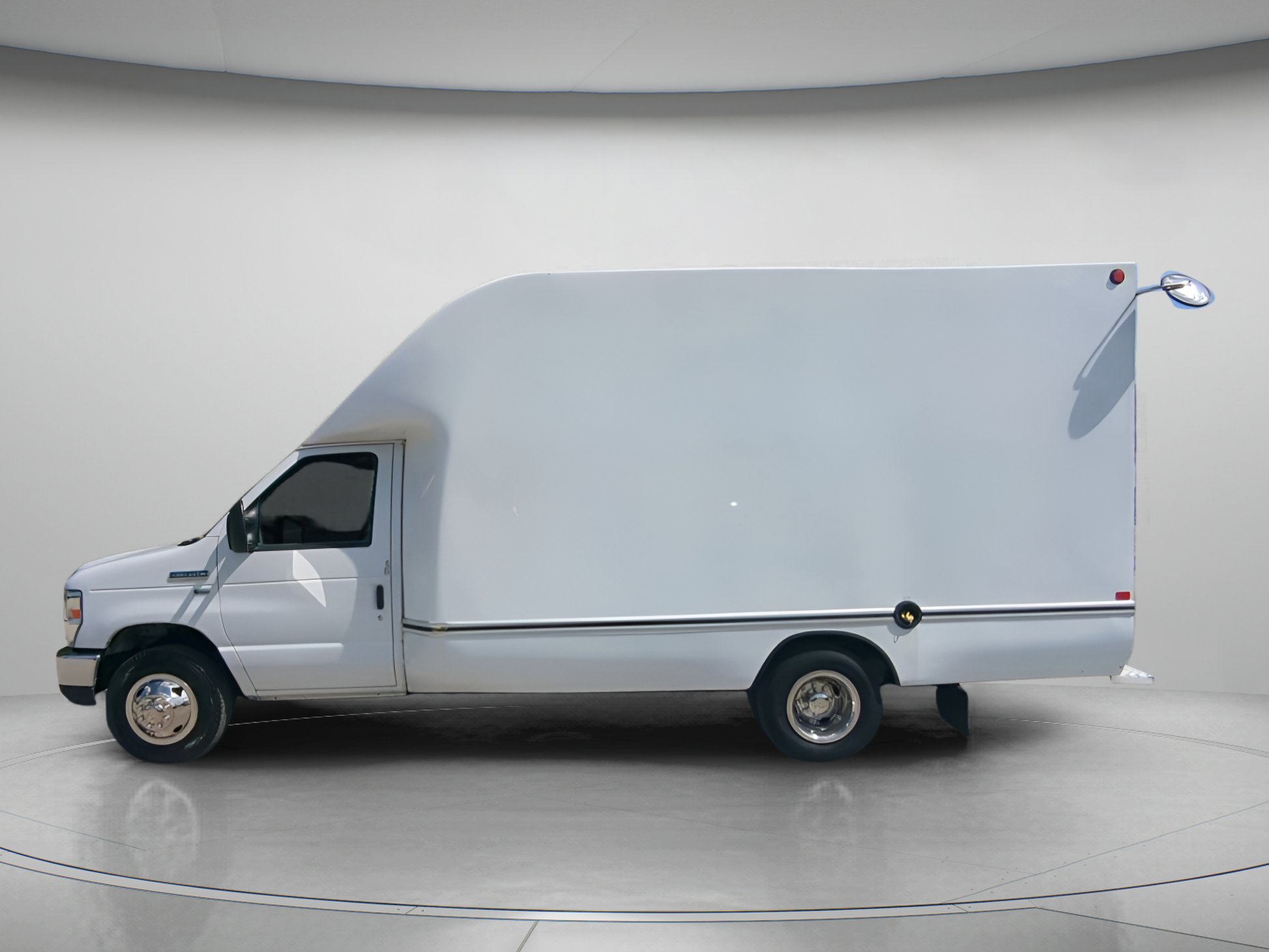 Used 2019 Ford E-350 and Econoline 350 Super Duty RWD image 16