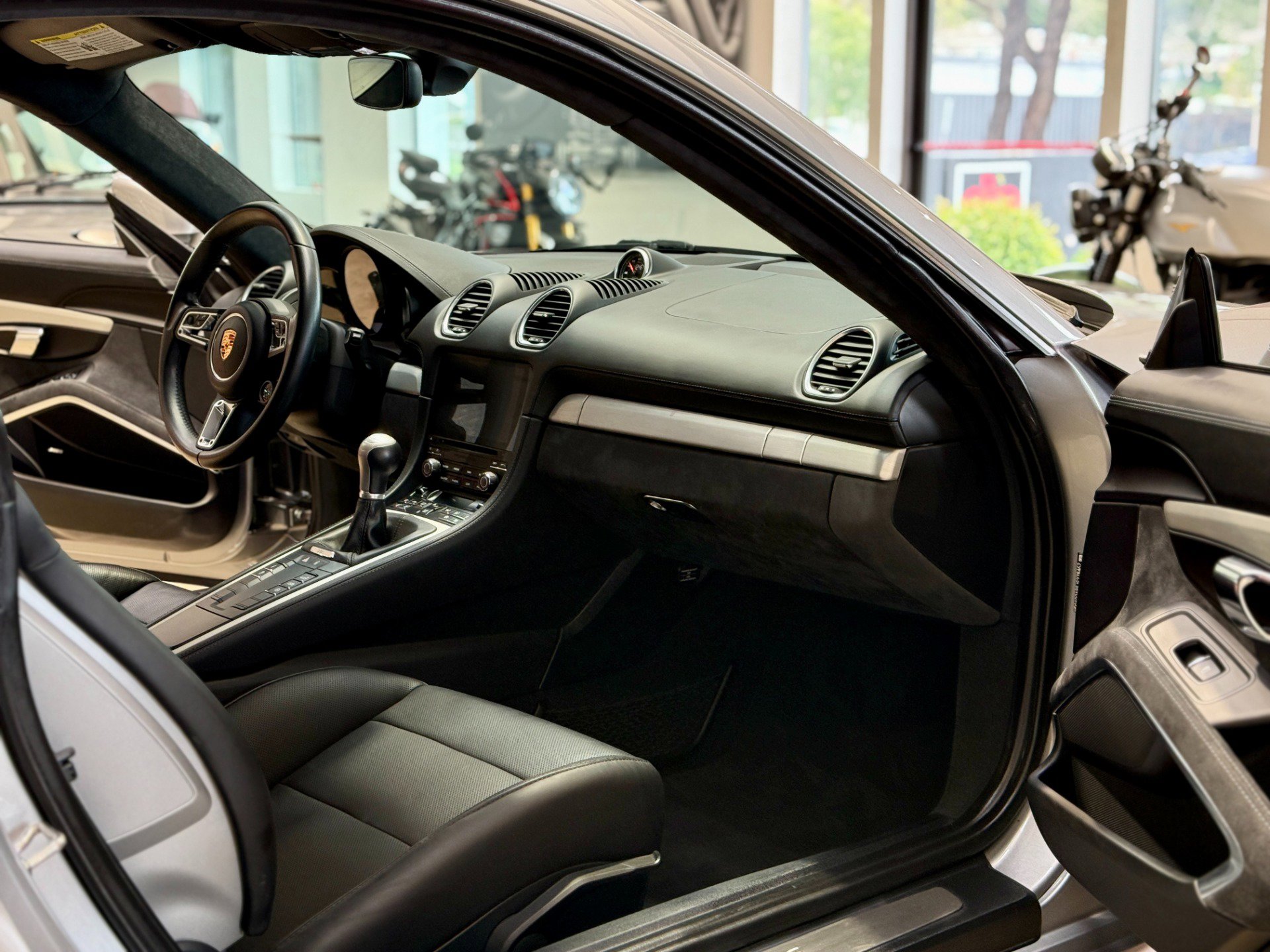 Used 2018 Porsche 718 Cayman GTS image 23