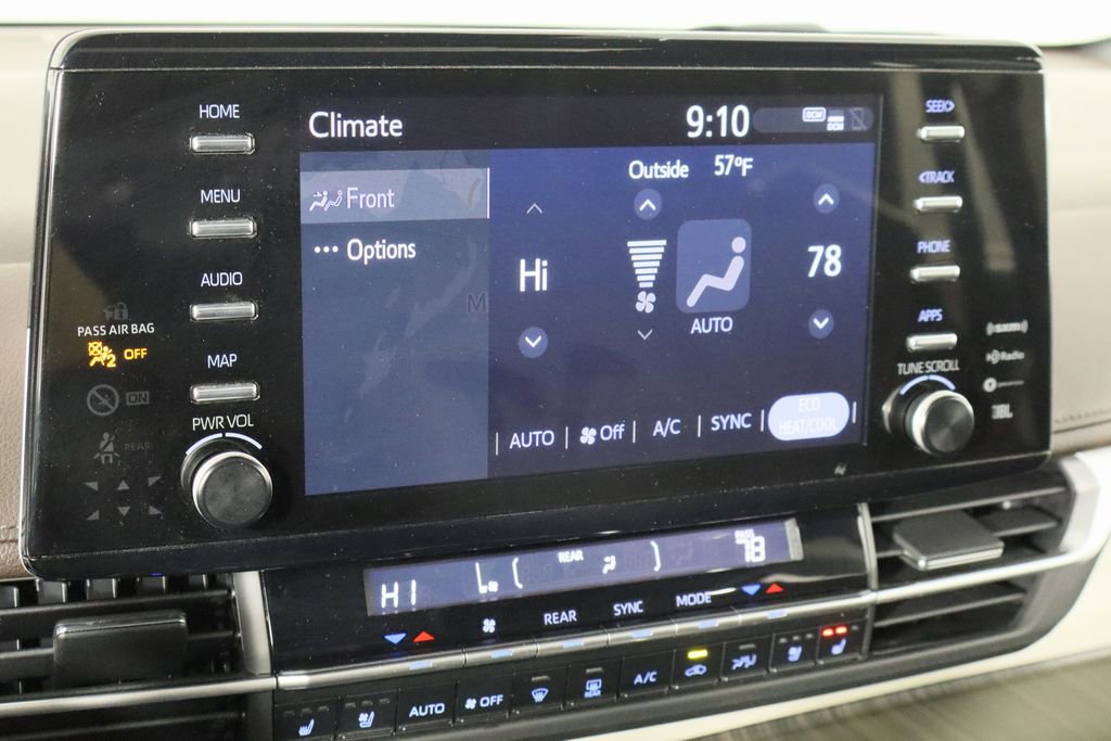 Used 2024 Toyota Sienna Platinum image 37