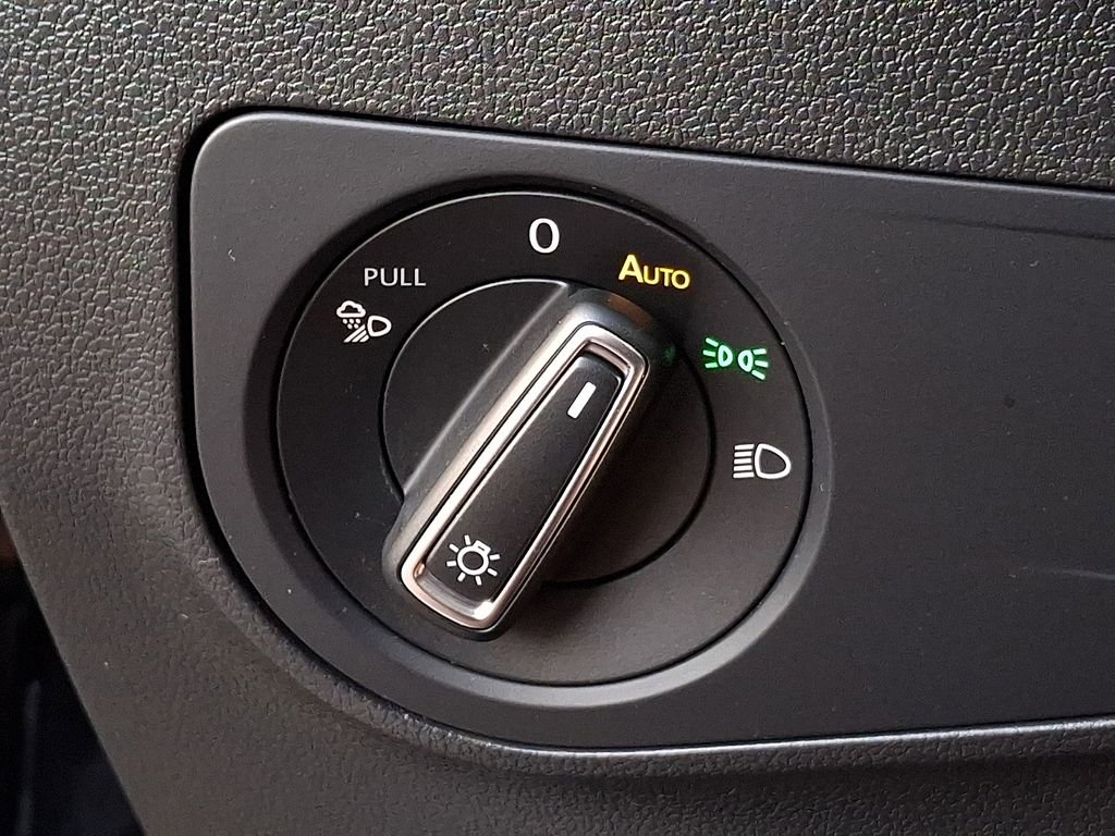 Used 2022 Volkswagen Tiguan SEL R-Line AWD/4WD image 23