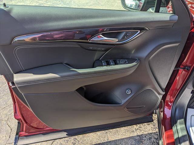 Used 2023 Buick Envision Essence w/ Sport Touring Package AWD/4WD image 11