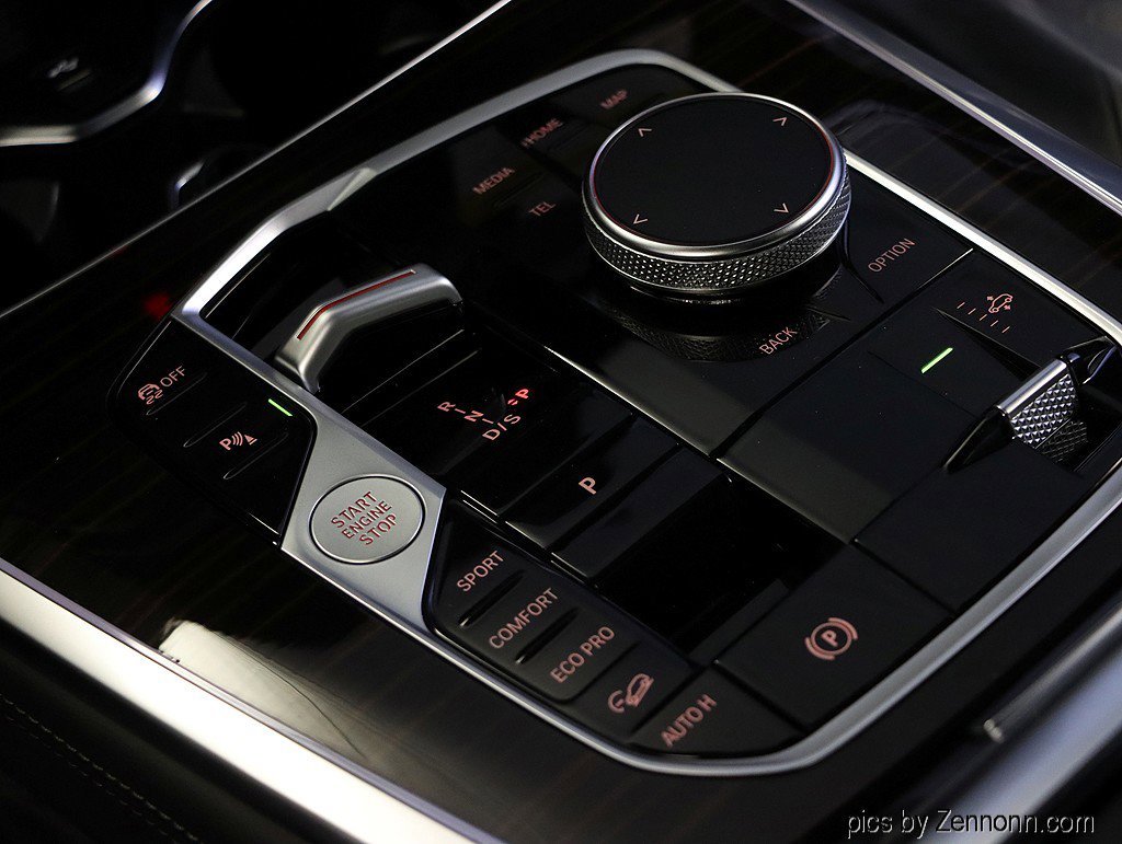 Used 2026 BMW X7 xDrive40i w/ M Sport Package image 27