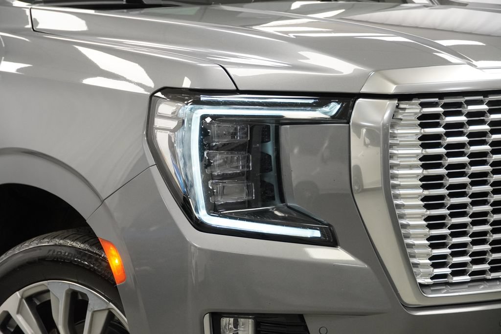 Used 2021 GMC Yukon XL Denali w/ Denali Premium Package AWD/4WD image 36