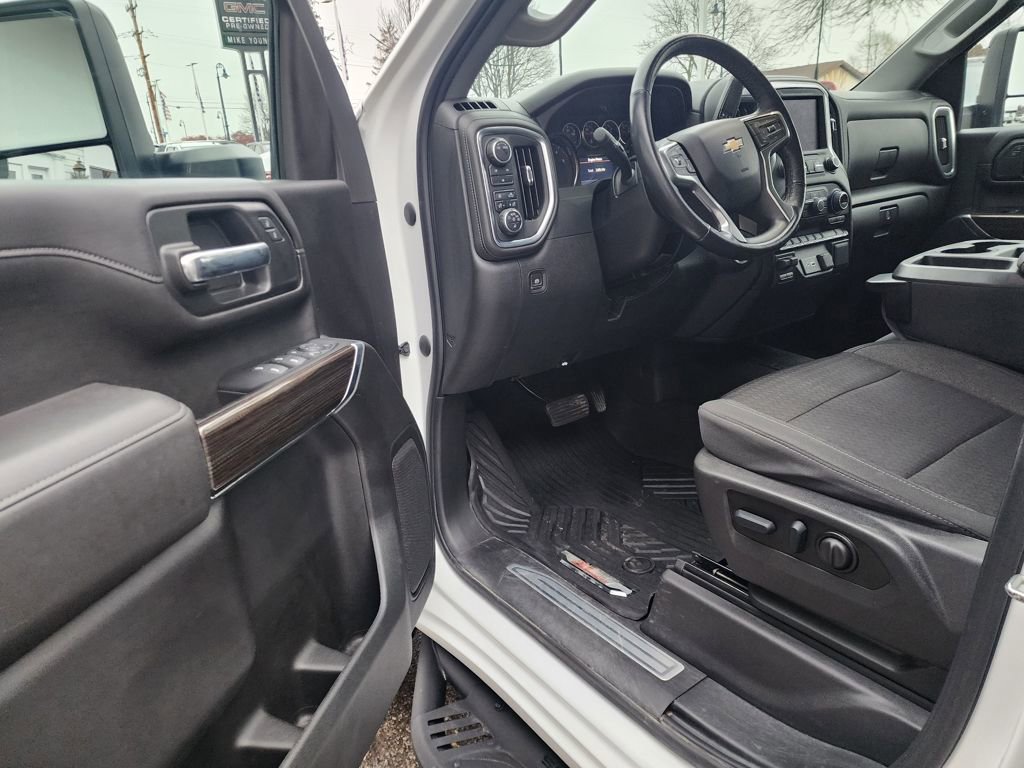 Certified 2022 Chevrolet Silverado 3500 LT w/ Convenience Package image 21