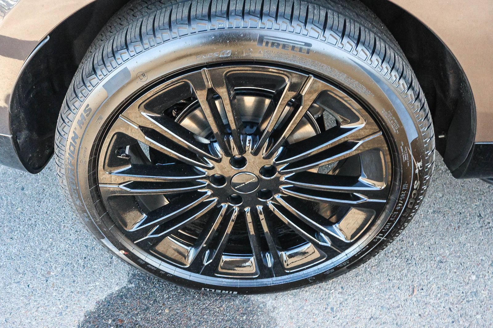 New 2026 Land Rover Range Rover SE AWD/4WD image 13