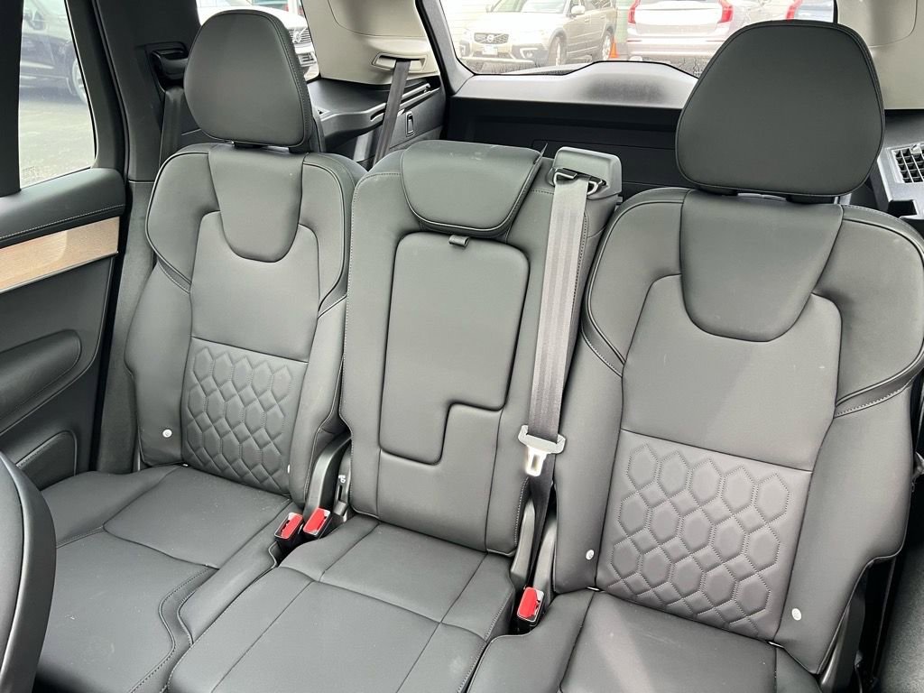 New 2026 Volvo XC90 B6 Plus w/ Protection Package Premier AWD/4WD image 22