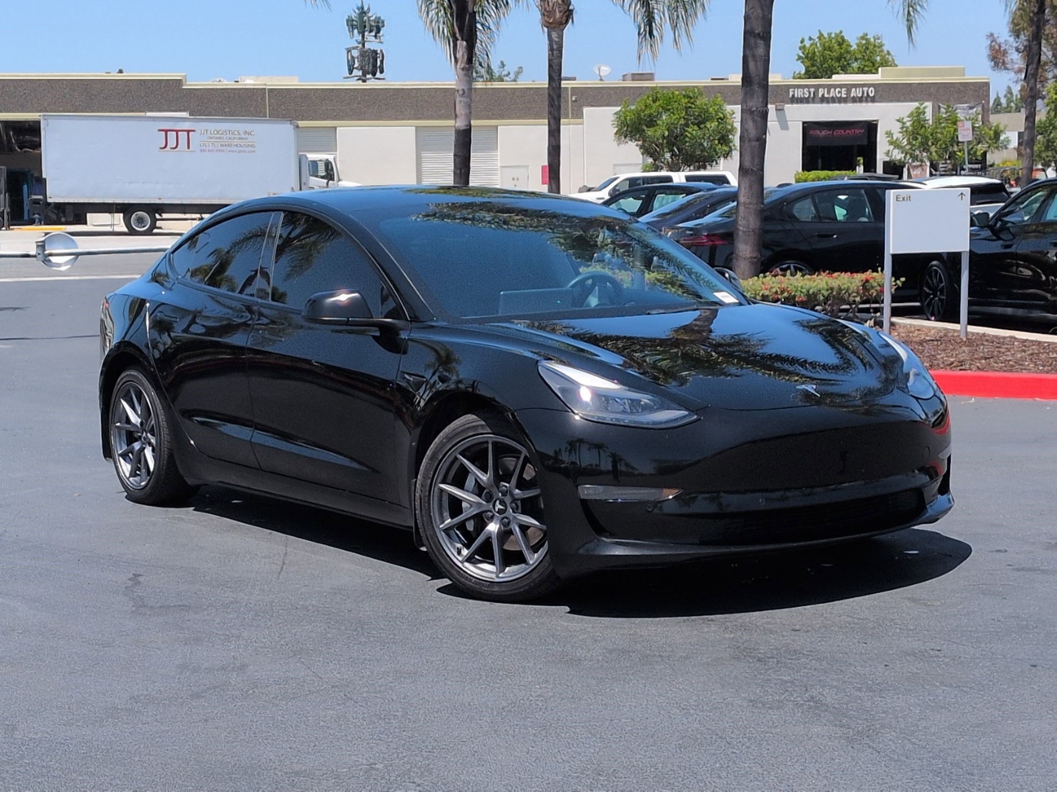 Used 2022 Tesla Model 3 Long Range AWD/4WD image 2