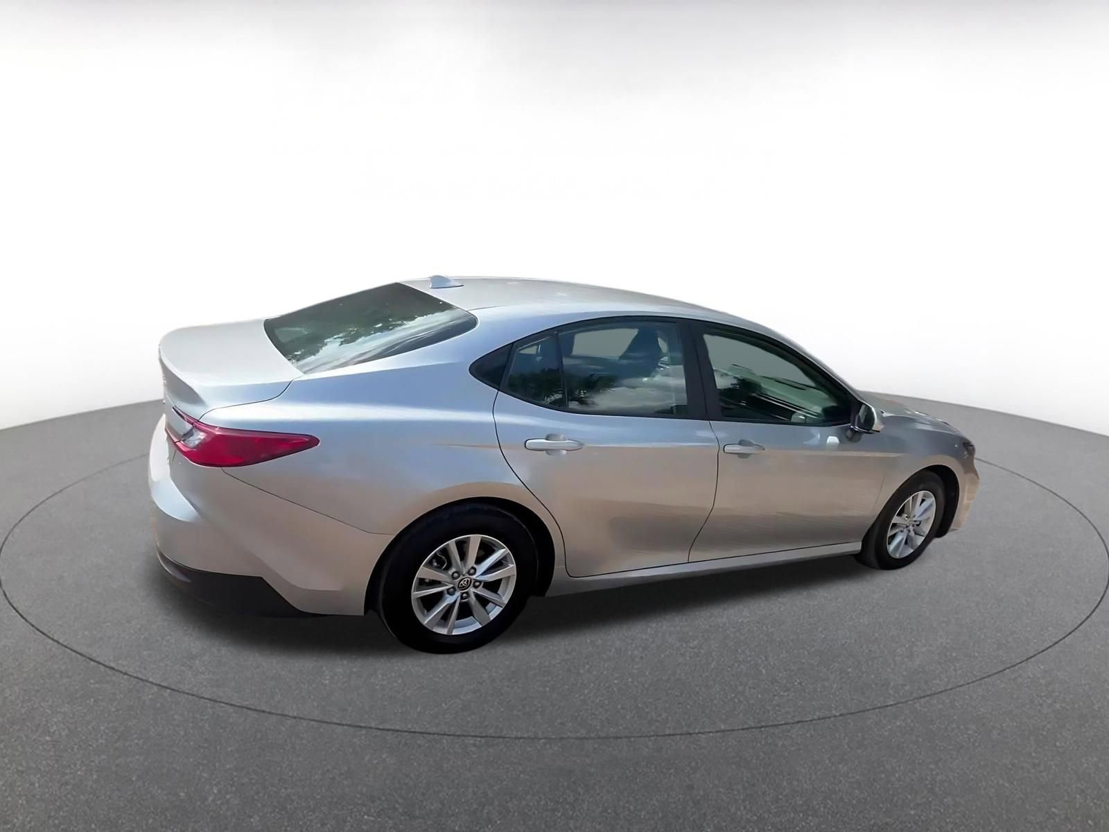 Used 2025 Toyota Camry LE FWD image 14