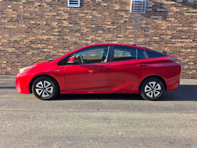 Used 2016 Toyota Prius Three image 6