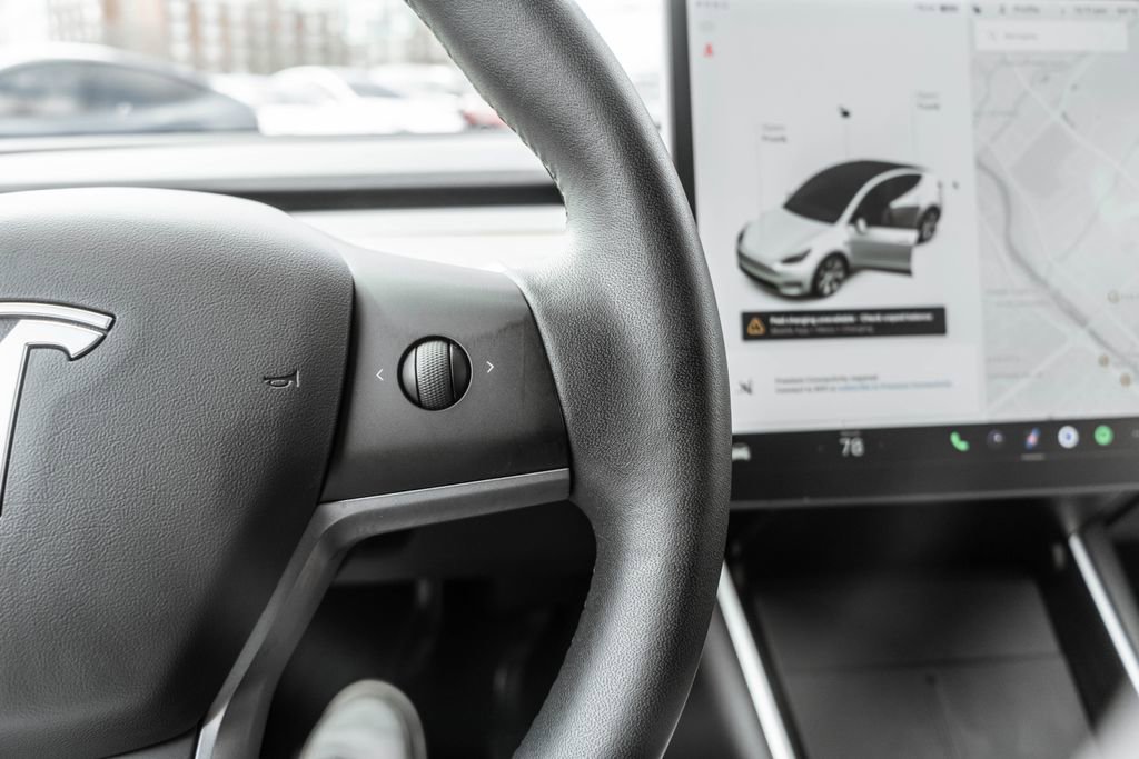 Used 2021 Tesla Model Y Long Range image 20