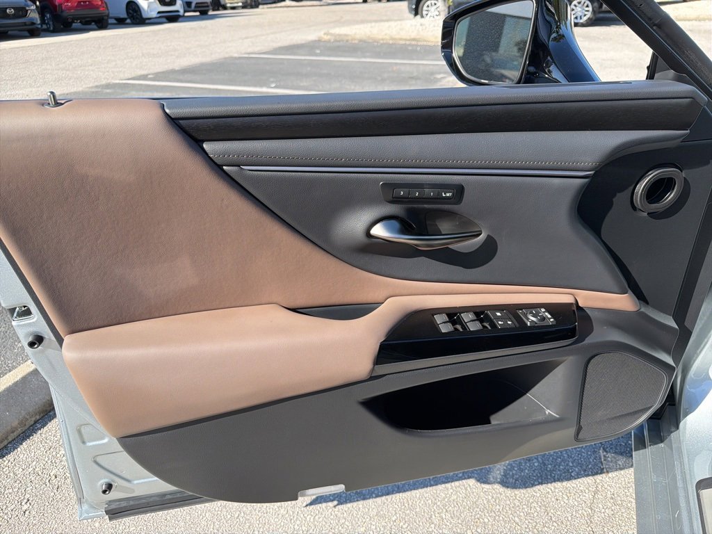 Used 2024 Lexus ES 350 w/ Premium Package image 15