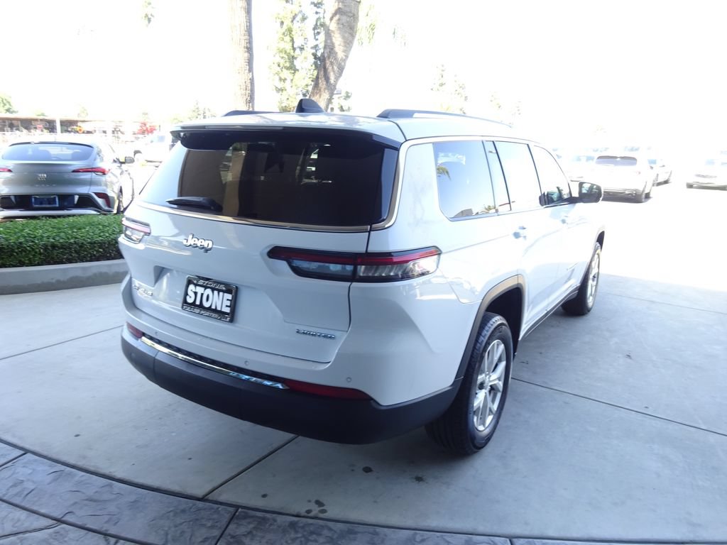 Used 2023 Jeep Grand Cherokee L Limited AWD/4WD image 8