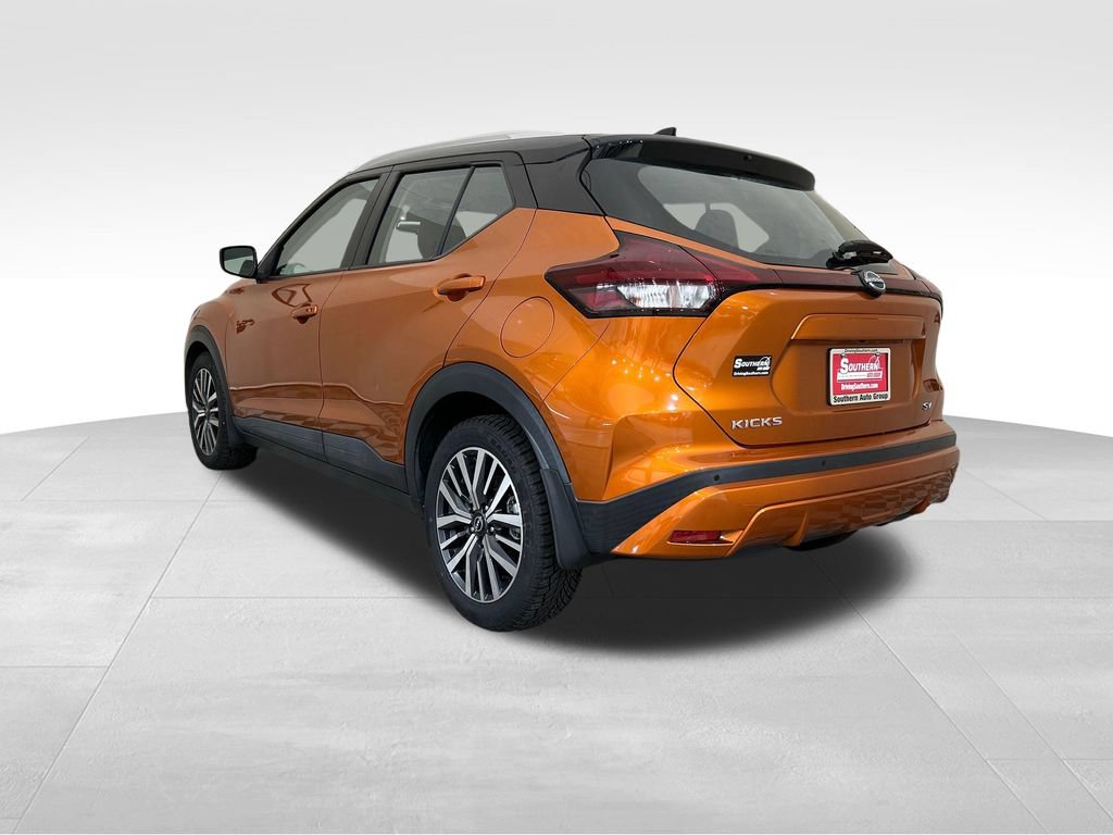 Used 2023 Nissan Kicks SV FWD image 3