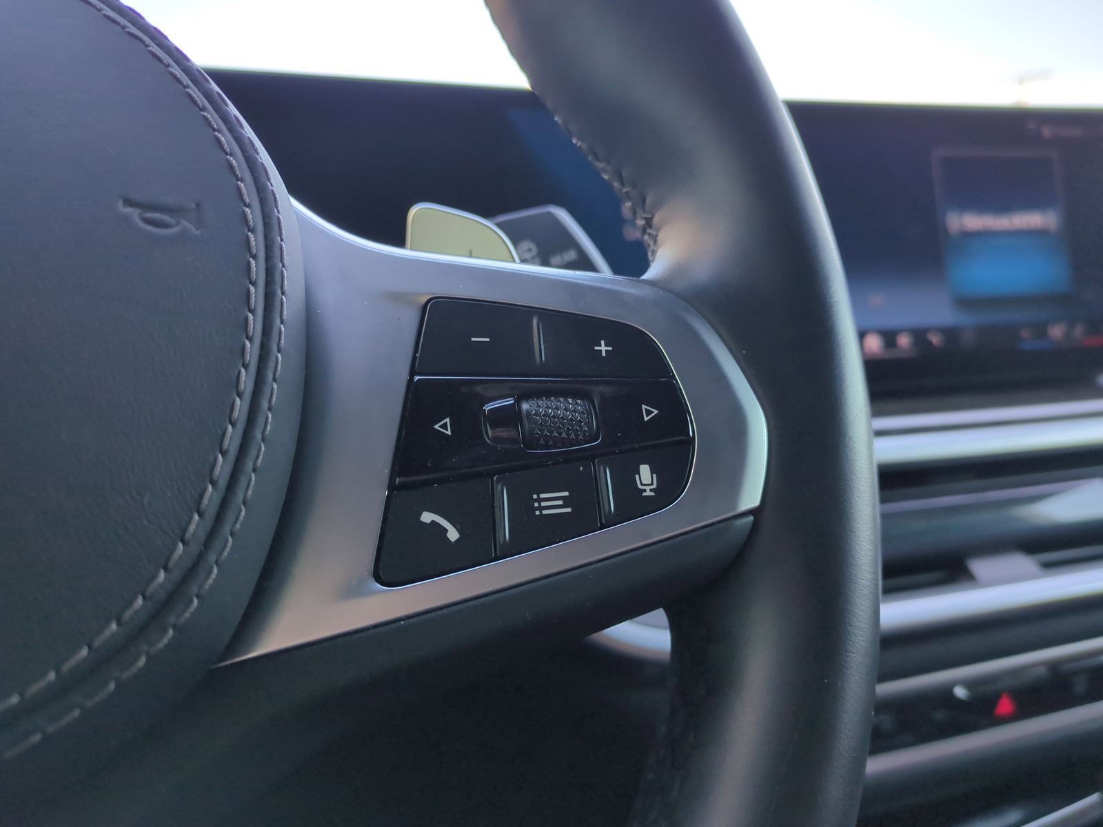 Used 2025 BMW X5 xDrive40i w/ M Sport Package image 20