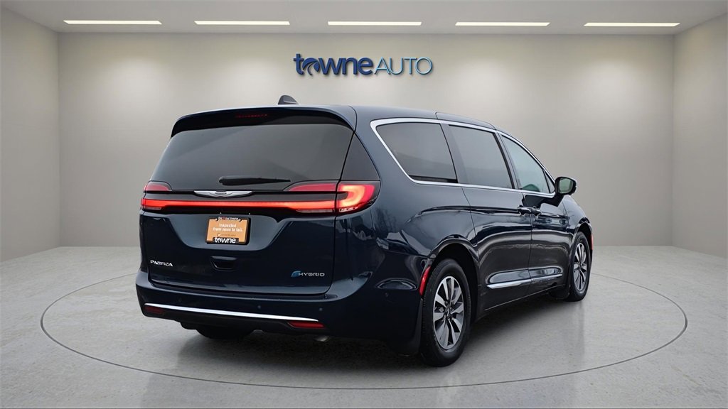 Used 2023 Chrysler Pacifica Limited image 5