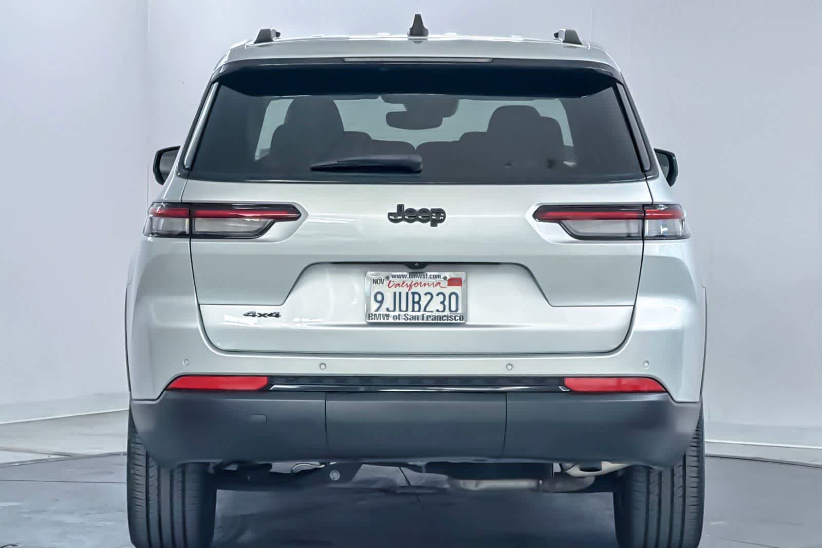 Used 2023 Jeep Grand Cherokee L Laredo AWD/4WD image 7
