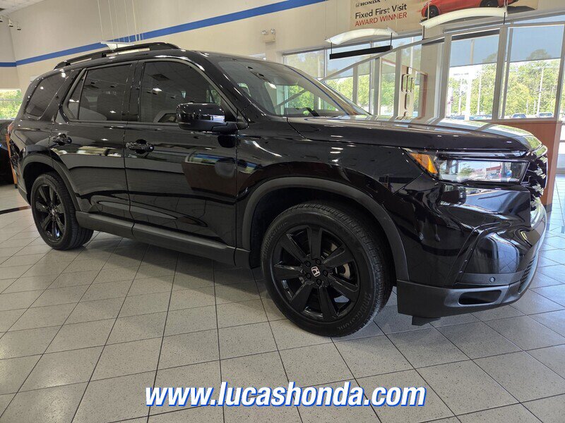Used 2025 Honda Pilot Black Edition image 3