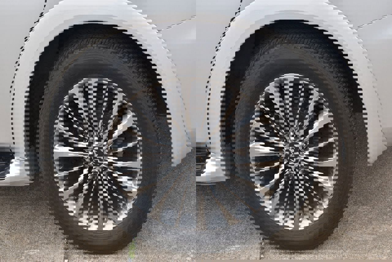 Used 2019 INFINITI QX80 Luxe w/ 22" Wheel Package image 13
