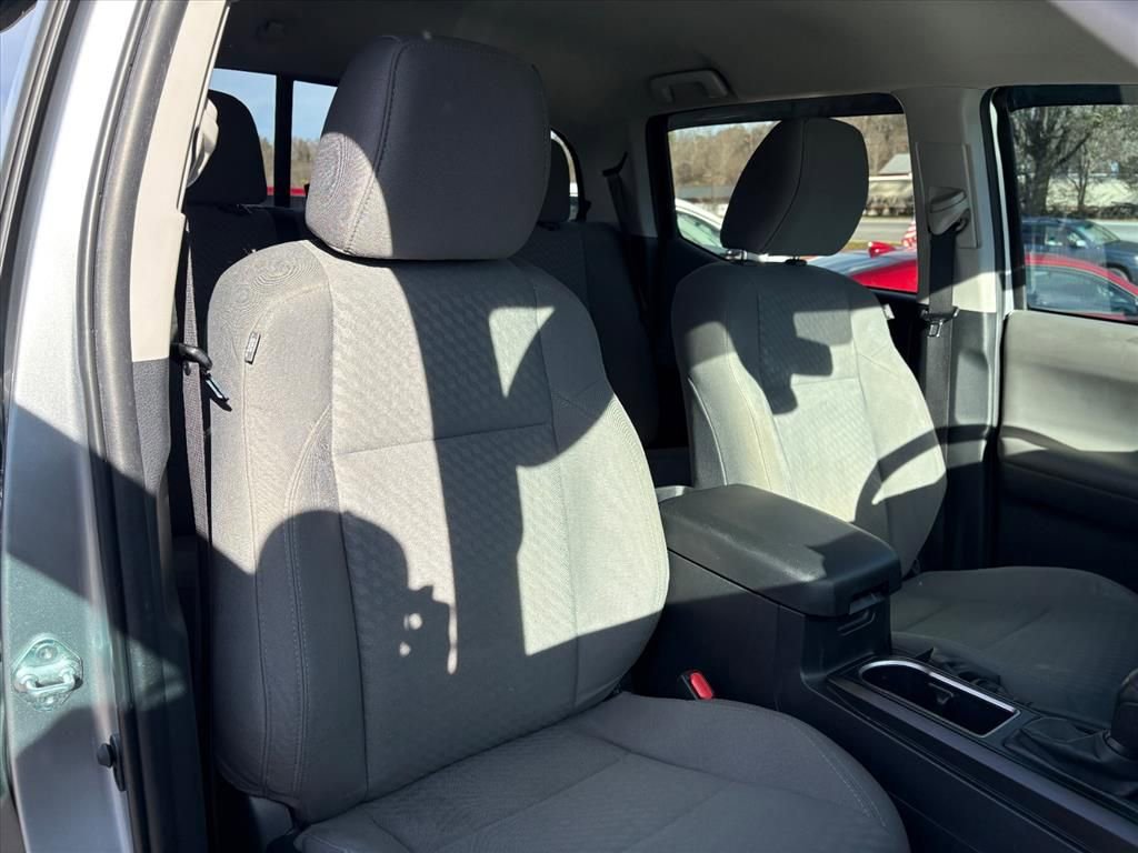 Used 2022 Toyota Tacoma SR image 15
