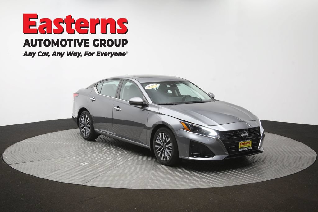 Used 2023 Nissan Altima 2.5 SV w/ SV Premium Package FWD image 49