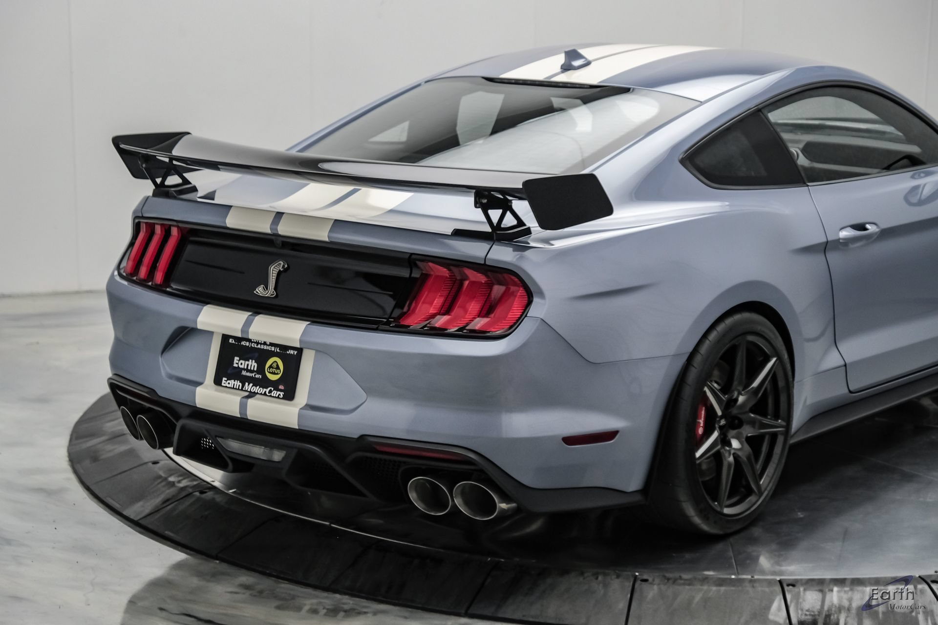 Used 2022 Ford Mustang Shelby GT500 w/ Carbon Fiber Track Pack RWD image 23