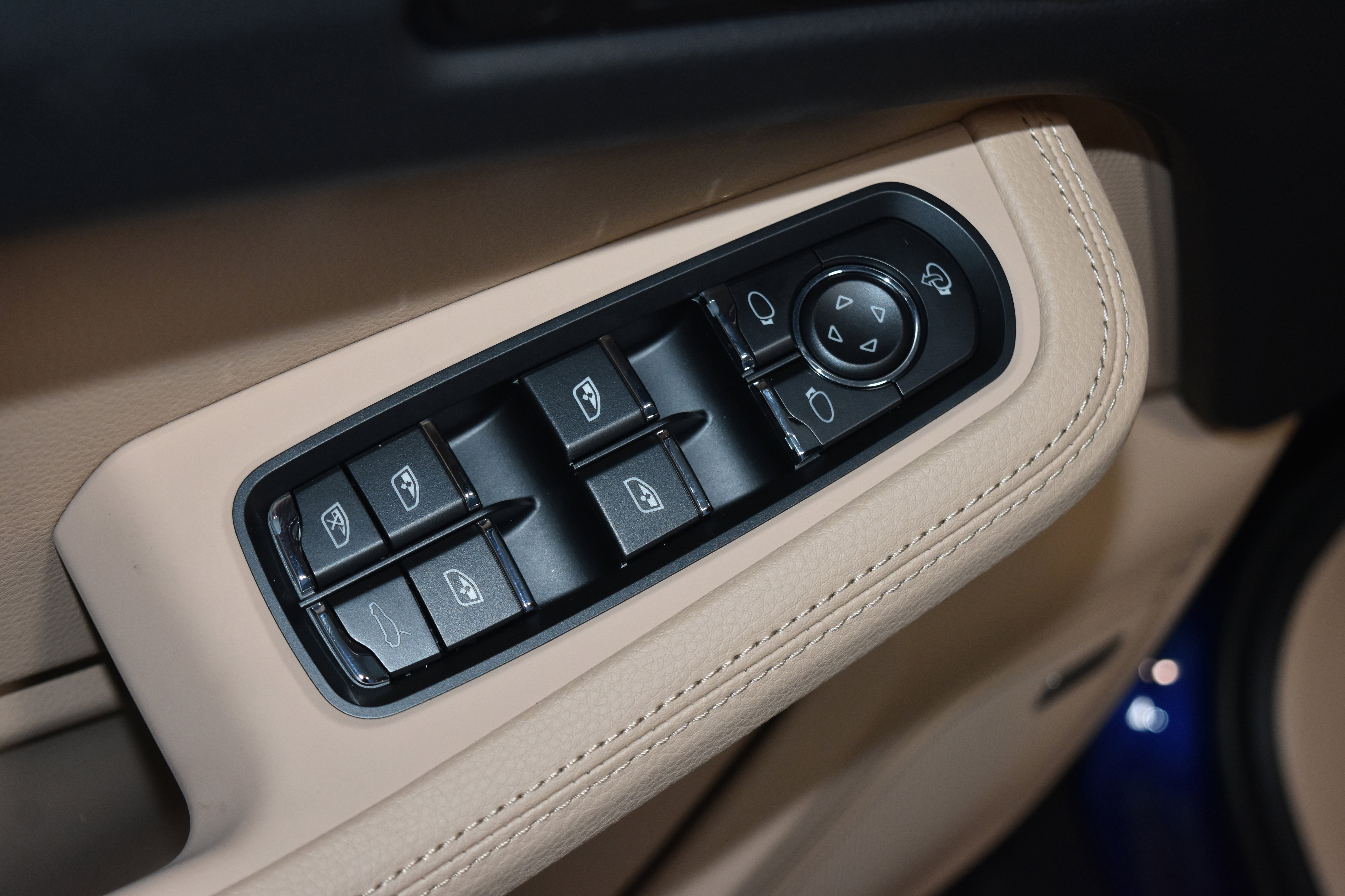 New 2026 Porsche Macan image 8