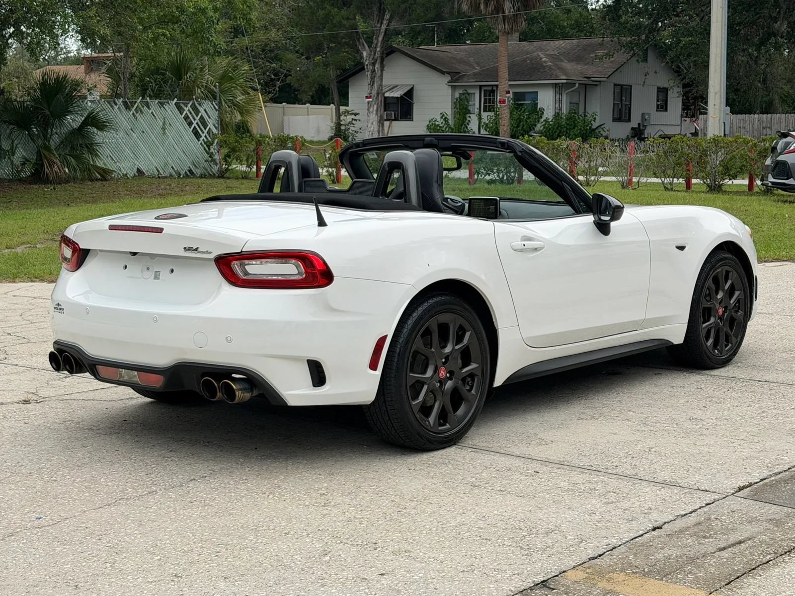 Used 2017 FIAT 124 Spider Abarth RWD image 3
