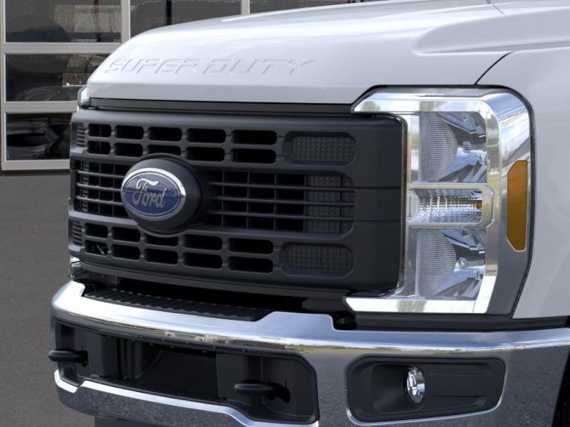 New 2026 Ford F250 XL w/ XL Chrome Package image 17