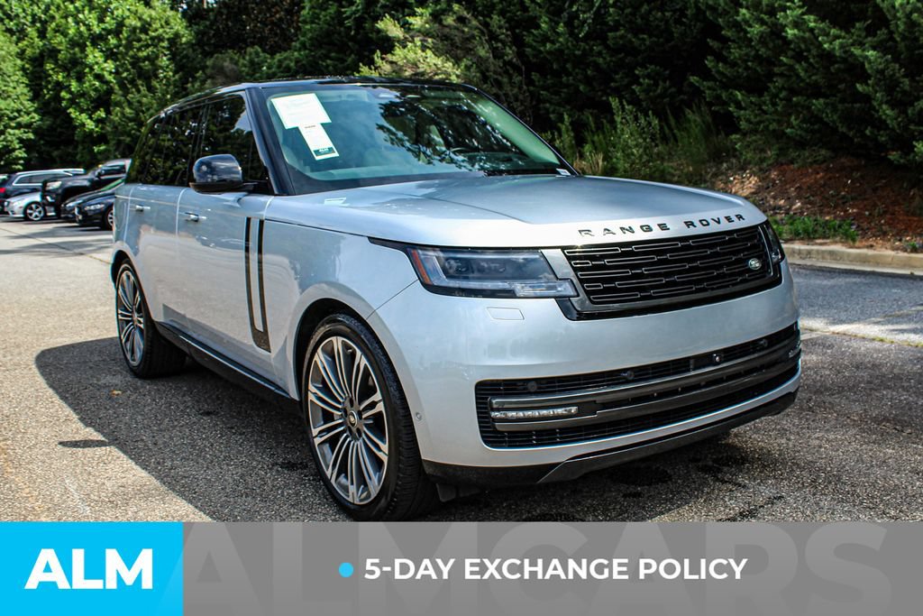 Used 2024 Land Rover Range Rover SE AWD/4WD image 3
