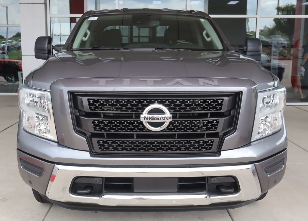 Used 2021 Nissan Titan SV w/ SV Convenience Package AWD/4WD image 2