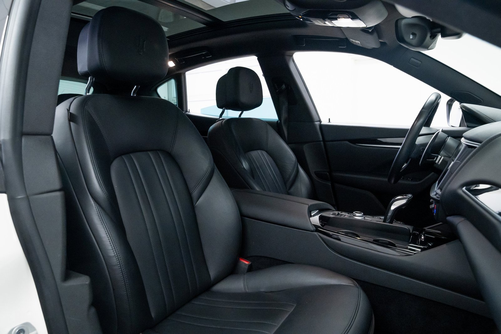 Used 2021 Maserati Levante S image 25
