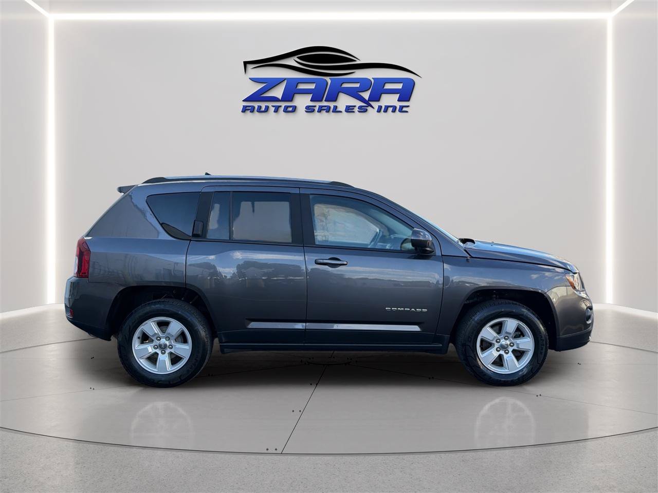 Used 2016 Jeep Compass Latitude FWD image 8