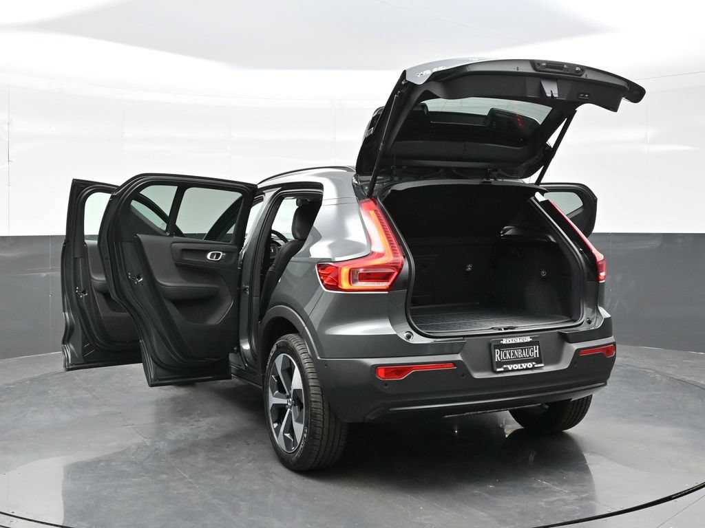 New 2026 Volvo XC40 B5 Plus w/ Protection Package Premier AWD/4WD image 41