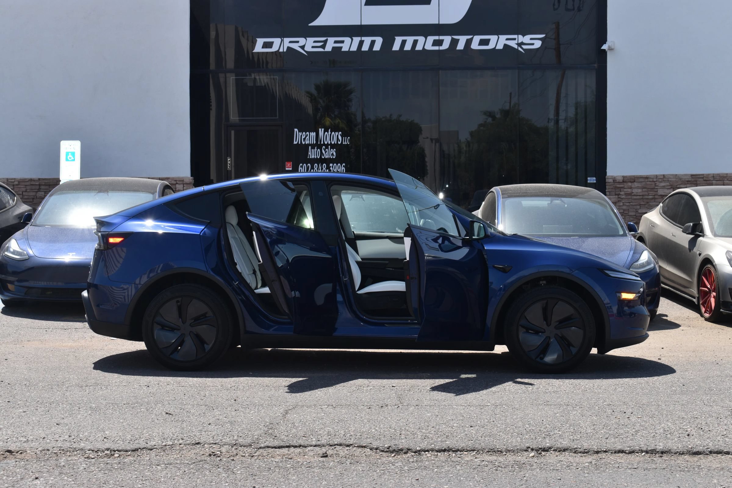 Used 2026 Tesla Model Y Long Range AWD/4WD image 9