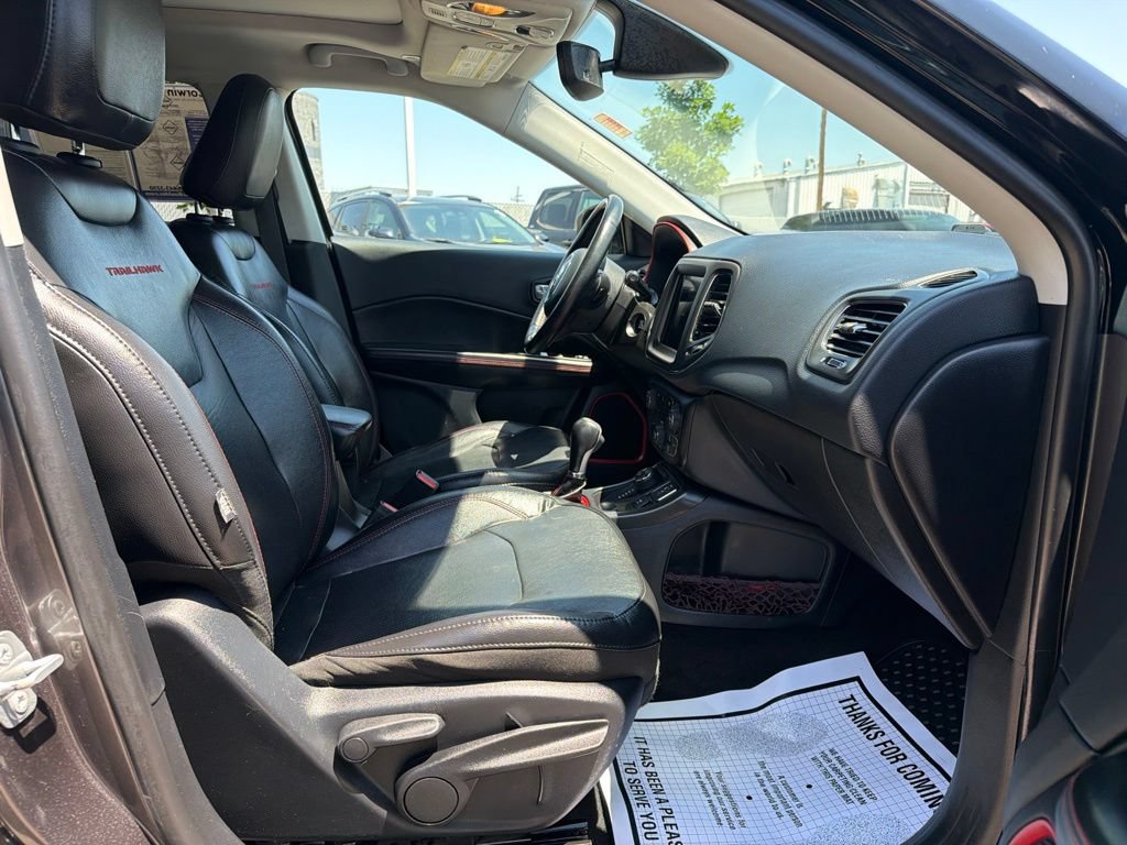 Used 2019 Jeep Compass Trailhawk w/ Leather Interior Group AWD/4WD image 10