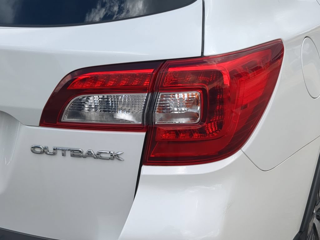 Used 2019 Subaru Outback 2.5i Limited w/ Popular Package #2 AWD/4WD image 8