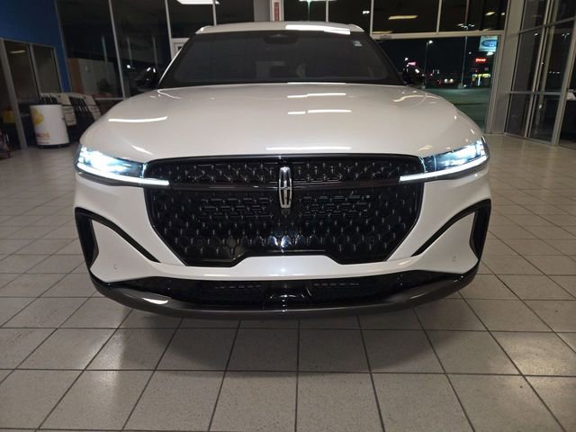 Used 2024 Lincoln Nautilus Premier w/ Equipment Group 102A image 3