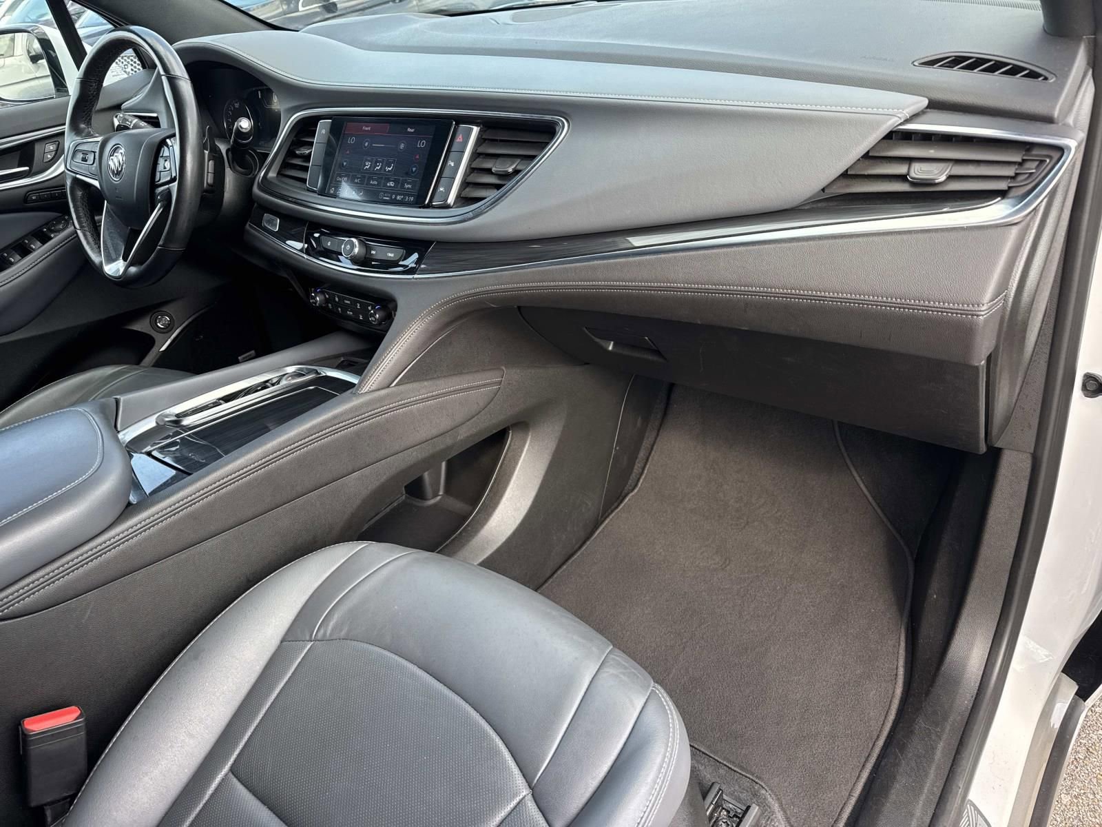 Used 2024 Buick Enclave Premium image 12