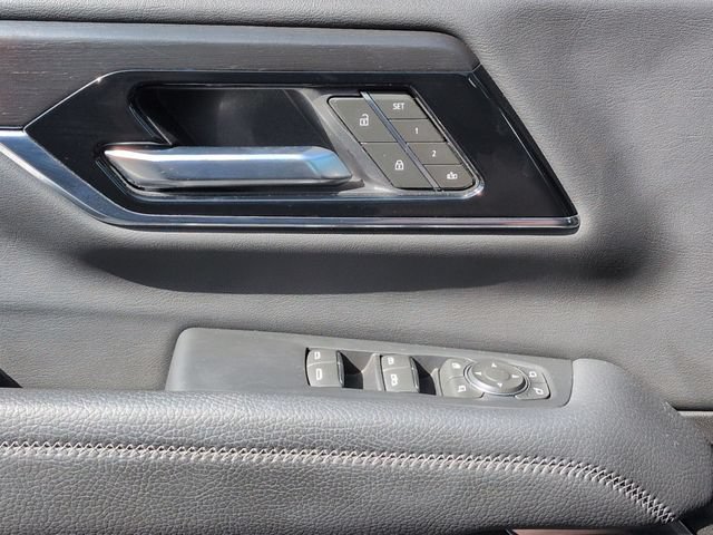 Used 2025 GMC Yukon Denali AWD/4WD image 25