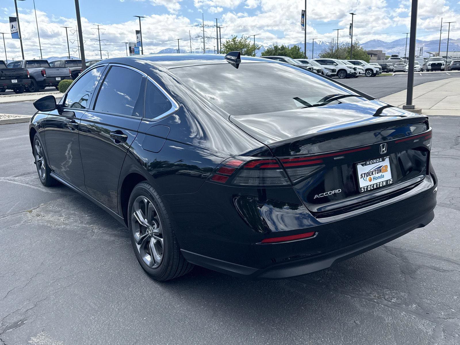 Used 2023 Honda Accord EX image 8