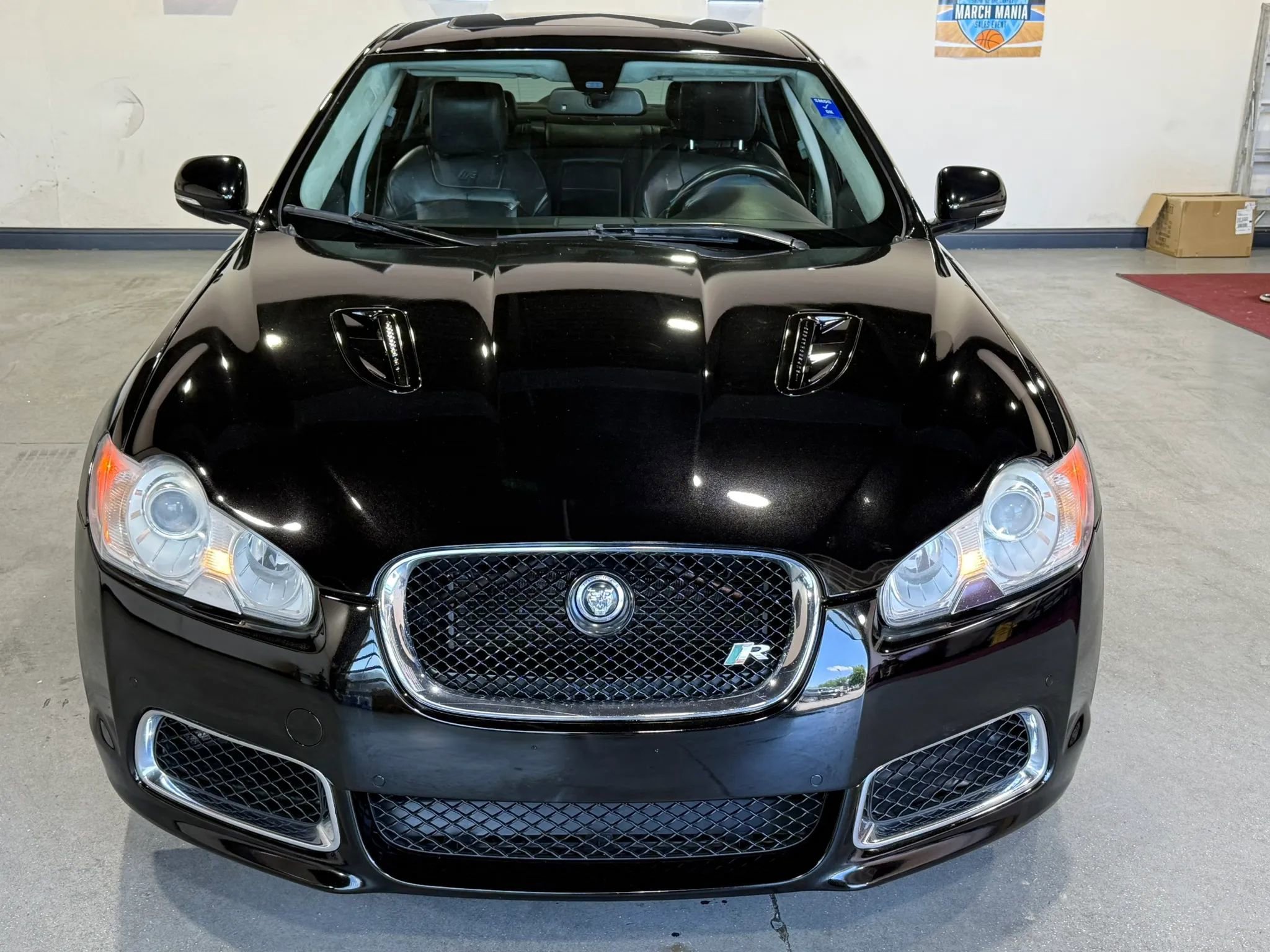 Used 2011 Jaguar XF R RWD image 2