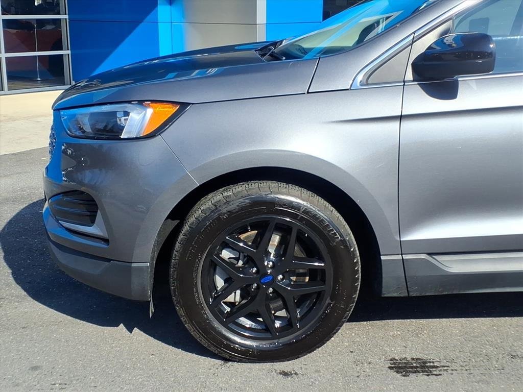 Used 2024 Ford Edge SEL image 6