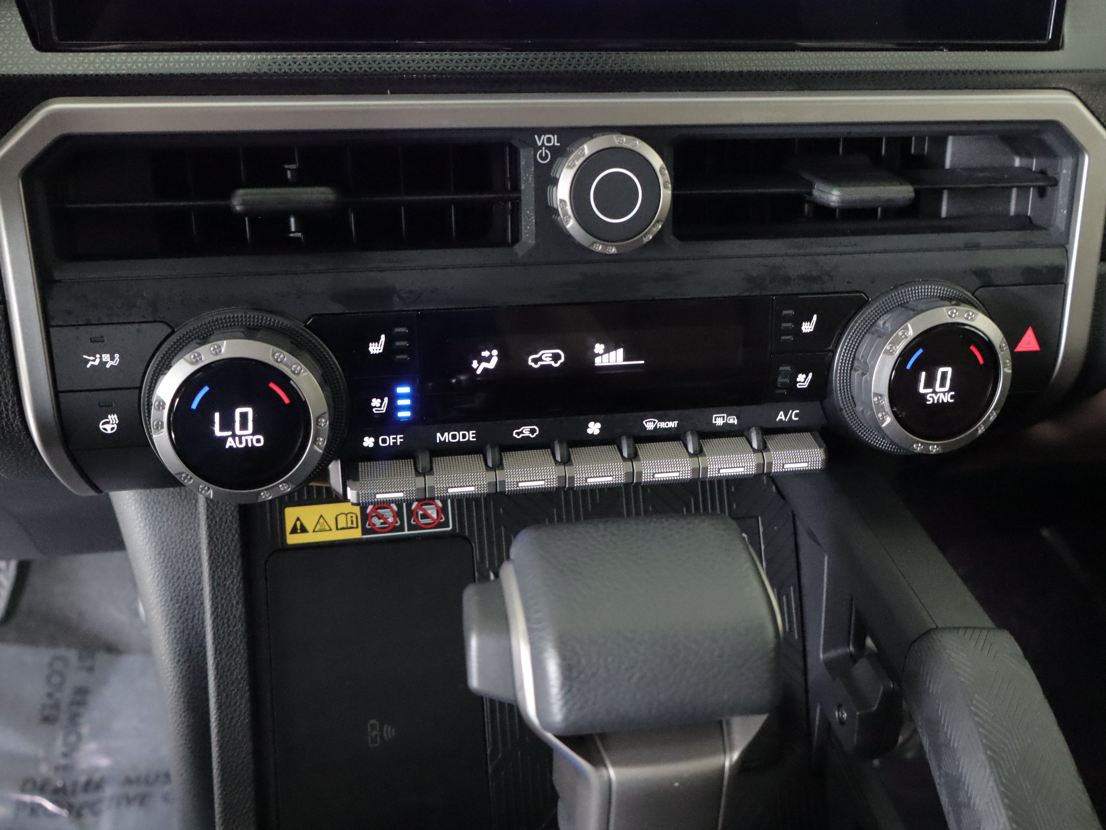 Used 2025 Toyota 4Runner Limited AWD/4WD image 16