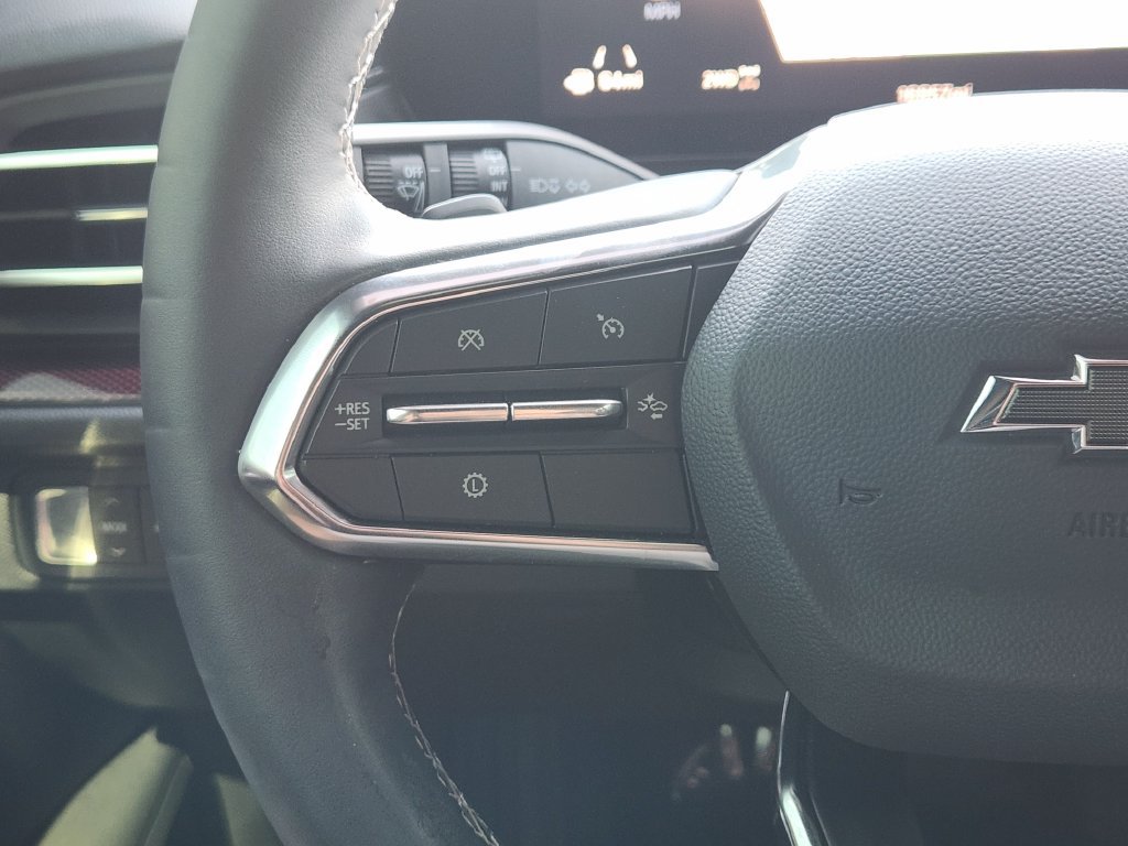 Used 2026 Chevrolet Traverse Z71 AWD/4WD image 23