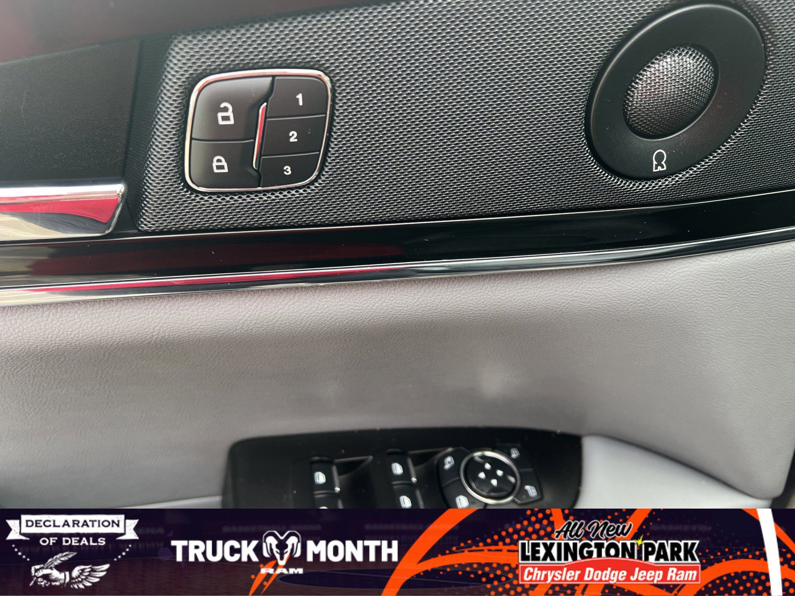 Used 2021 Lincoln Nautilus Reserve w/ Equipment Group 201A image 12