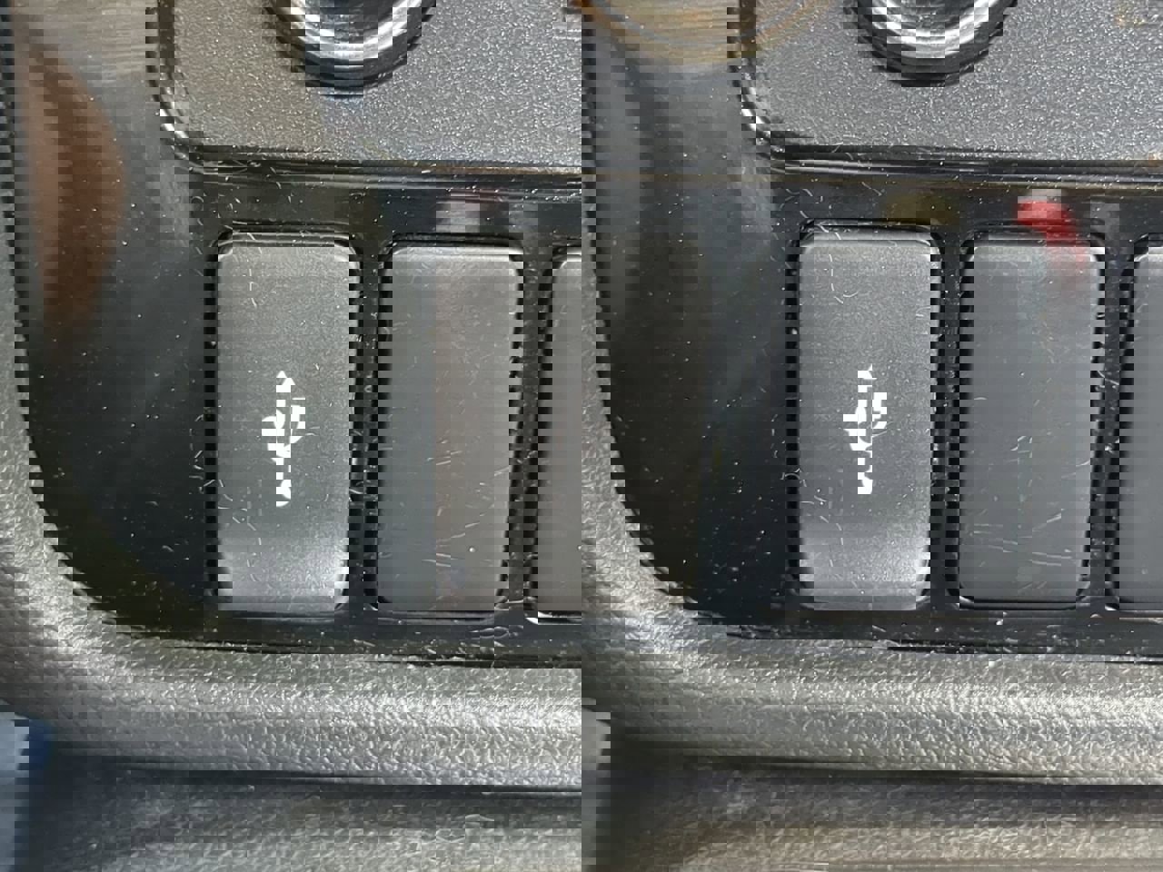 Used 2020 Mitsubishi Outlander ES image 22