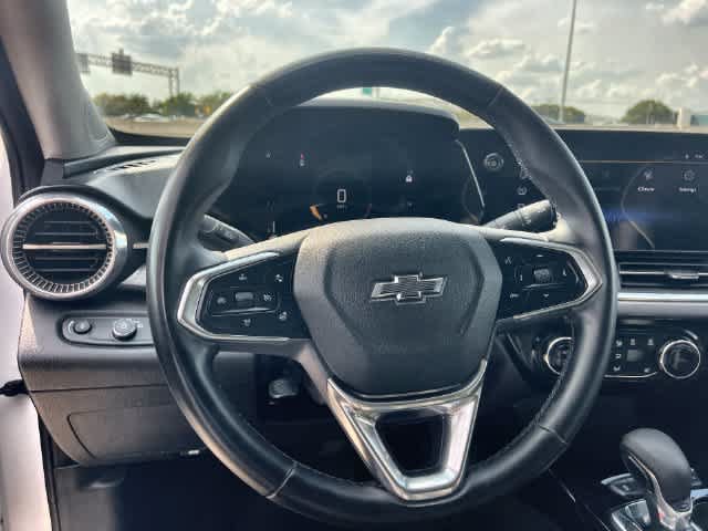 Used 2025 Chevrolet Trax ACTIV w/ Driver Confidence Package FWD image 17
